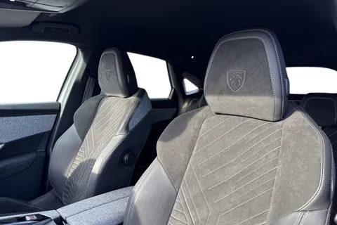 SY24WRU PEUGEOT E-3008 73kWh GT Auto 5dr Thumbnail #16