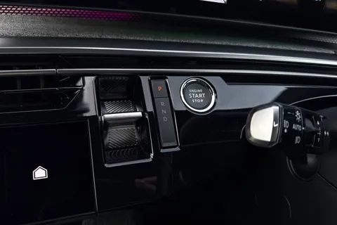 SY24WRU PEUGEOT E-3008 73kWh GT Auto 5dr Thumbnail #23