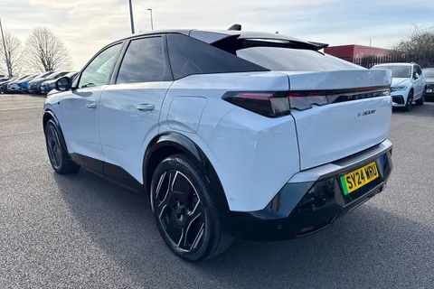 SY24WRU PEUGEOT E-3008 73kWh GT Auto 5dr Thumbnail #29