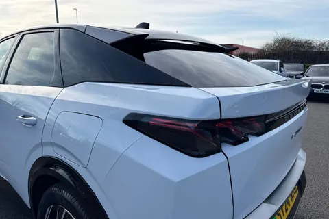 SY24WRU PEUGEOT E-3008 73kWh GT Auto 5dr Thumbnail #30