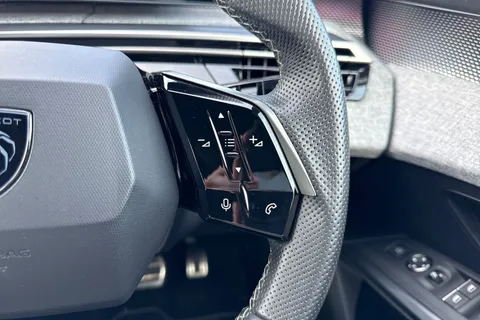 SY24WRU PEUGEOT E-3008 73kWh GT Auto 5dr Thumbnail #41