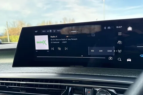 SY24WRU PEUGEOT E-3008 73kWh GT Auto 5dr Thumbnail #45