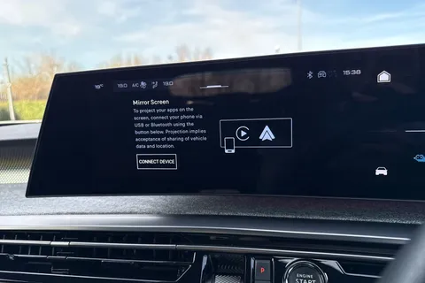 SY24WRU PEUGEOT E-3008 73kWh GT Auto 5dr Thumbnail #48