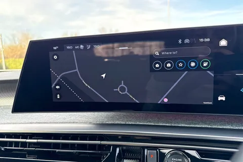 SY24WRU PEUGEOT E-3008 73kWh GT Auto 5dr Thumbnail #49