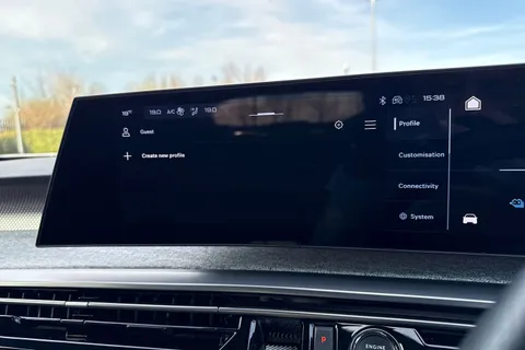 SY24WRU PEUGEOT E-3008 73kWh GT Auto 5dr Thumbnail #53