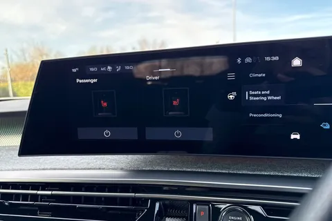 SY24WRU PEUGEOT E-3008 73kWh GT Auto 5dr Thumbnail #54