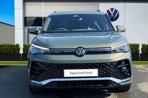 DC25WUW Volkswagen Tiguan 1.5 TSI 272 eHybrid R-Line 5dr DSG | Panoramic Sunroof | Heated Seats Thumbnail #7