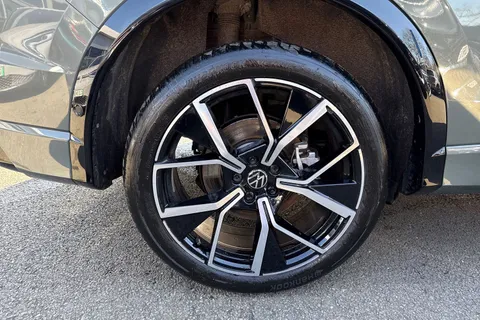 DC25WUW Volkswagen Tiguan 1.5 TSI 272 eHybrid R-Line 5dr DSG | Panoramic Sunroof | Heated Seats Thumbnail #12