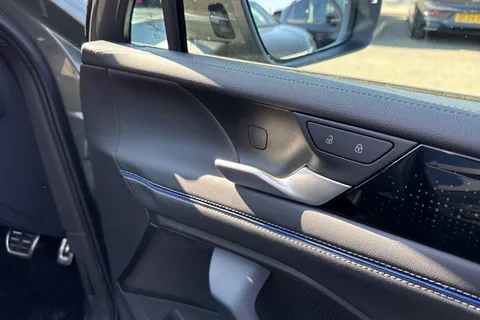 DC25WUW Volkswagen Tiguan 1.5 TSI 272 eHybrid R-Line 5dr DSG | Panoramic Sunroof | Heated Seats Thumbnail #22