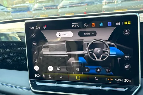 DC25WUW Volkswagen Tiguan 1.5 TSI 272 eHybrid R-Line 5dr DSG | Panoramic Sunroof | Heated Seats Thumbnail #23