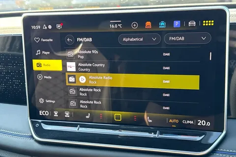 DC25WUW Volkswagen Tiguan 1.5 TSI 272 eHybrid R-Line 5dr DSG | Panoramic Sunroof | Heated Seats Thumbnail #29