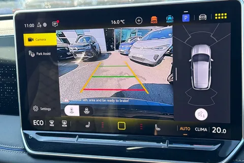 DC25WUW Volkswagen Tiguan 1.5 TSI 272 eHybrid R-Line 5dr DSG | Panoramic Sunroof | Heated Seats Thumbnail #33