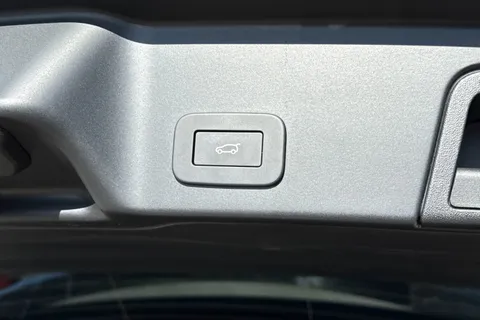 DU75YPG Land Rover Range Rover Evoque 2.0 D200 Dynamic SE 5dr Thumbnail #45