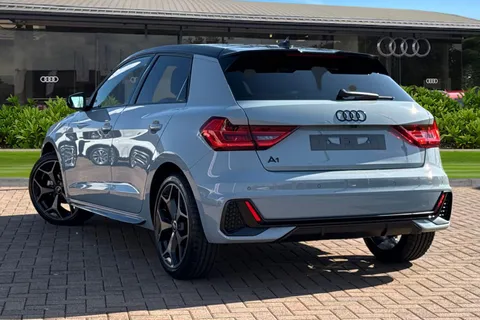  Audi A1 1.0 TFSI 25 Black Edition Sportback S Tronic Euro 6 (s/s) 5dr Thumbnail #3