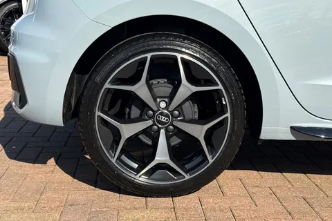  Audi A1 1.0 TFSI 25 Black Edition Sportback S Tronic Euro 6 (s/s) 5dr Thumbnail #10