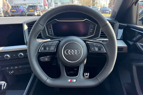  Audi A1 1.0 TFSI 25 Black Edition Sportback S Tronic Euro 6 (s/s) 5dr Thumbnail #46