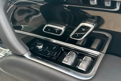 KP24CGF Land Rover Range Rover 3.0 D300 HSE 5dr Thumbnail #27