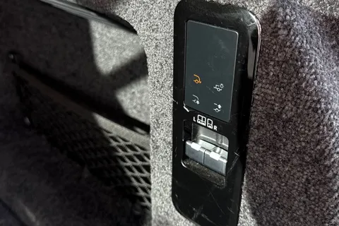 KP24CGF Land Rover Range Rover 3.0 D300 HSE 5dr Thumbnail #38