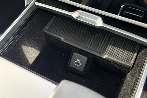 KP24CGF Land Rover Range Rover 3.0 D300 HSE 5dr Thumbnail #50
