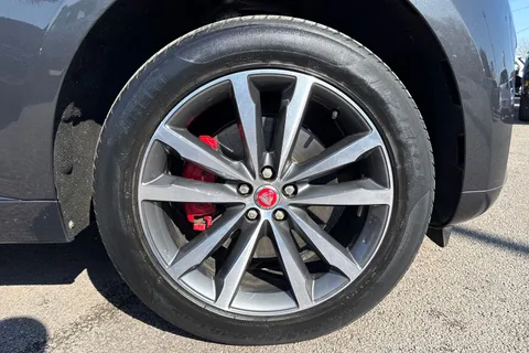 WN22VLE Jaguar F-Pace 2.0 P250i R-Dynamic Black Auto AWD Euro 6 (s/s) 5dr Thumbnail #8