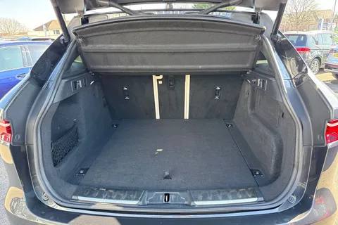 WN22VLE Jaguar F-Pace 2.0 P250i R-Dynamic Black Auto AWD Euro 6 (s/s) 5dr Thumbnail #11