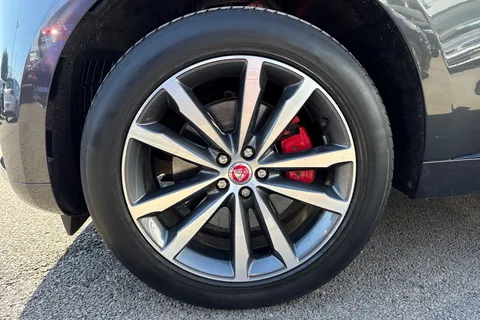 WN22VLE Jaguar F-Pace 2.0 P250i R-Dynamic Black Auto AWD Euro 6 (s/s) 5dr Thumbnail #24