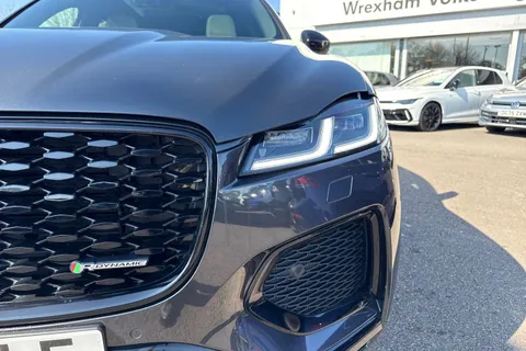 WN22VLE Jaguar F-Pace 2.0 P250i R-Dynamic Black Auto AWD Euro 6 (s/s) 5dr Thumbnail #33
