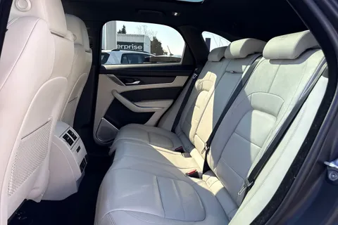 WN22VLE Jaguar F-Pace 2.0 P250i R-Dynamic Black Auto AWD Euro 6 (s/s) 5dr Thumbnail #36