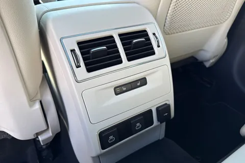 WN22VLE Jaguar F-Pace 2.0 P250i R-Dynamic Black Auto AWD Euro 6 (s/s) 5dr Thumbnail #38