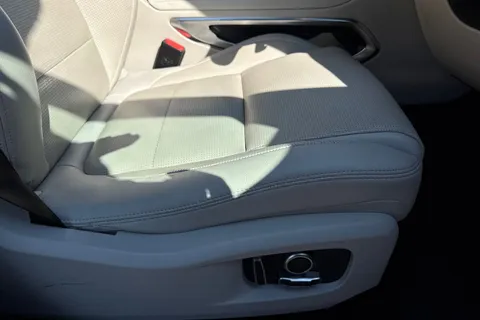 WN22VLE Jaguar F-Pace 2.0 P250i R-Dynamic Black Auto AWD Euro 6 (s/s) 5dr Thumbnail #41