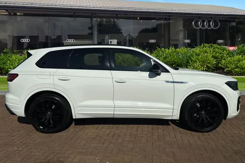 WN21GZB Volkswagen Touareg 3.0 TDI V6 Black Edition Tiptronic 4Motion Euro 6 (s/s) 5dr Thumbnail #3