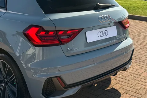  Audi A1 1.0 TFSI 30 S line Sportback S Tronic Euro 6 (s/s) 5dr Thumbnail #8