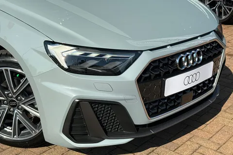  Audi A1 1.0 TFSI 30 S line Sportback S Tronic Euro 6 (s/s) 5dr Thumbnail #9
