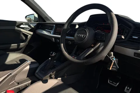  Audi A1 1.0 TFSI 30 S line Sportback S Tronic Euro 6 (s/s) 5dr Thumbnail #14