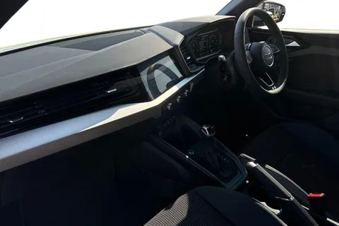  Audi A1 1.0 TFSI 30 S line Sportback S Tronic Euro 6 (s/s) 5dr Thumbnail #15