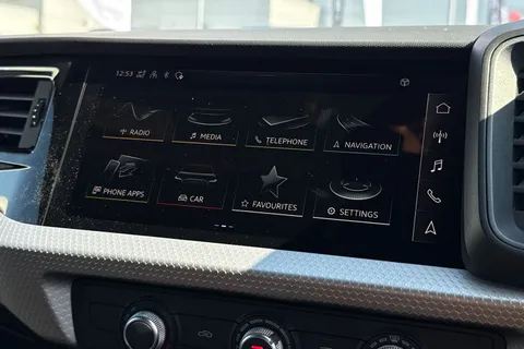  Audi A1 1.0 TFSI 30 S line Sportback S Tronic Euro 6 (s/s) 5dr Thumbnail #17