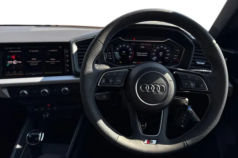  Audi A1 1.0 TFSI 30 S line Sportback S Tronic Euro 6 (s/s) 5dr Thumbnail #18