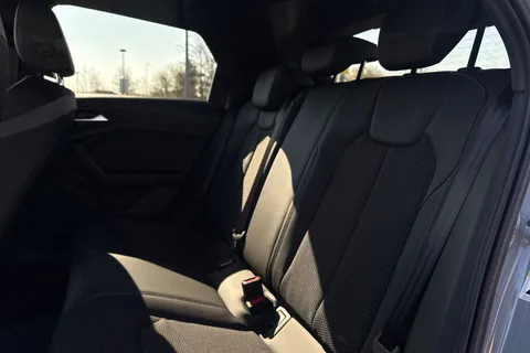  Audi A1 1.0 TFSI 30 S line Sportback S Tronic Euro 6 (s/s) 5dr Thumbnail #19