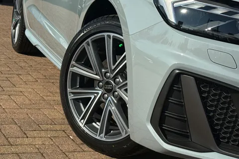  Audi A1 1.0 TFSI 30 S line Sportback S Tronic Euro 6 (s/s) 5dr Thumbnail #26