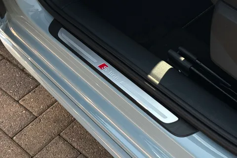  Audi A1 1.0 TFSI 30 S line Sportback S Tronic Euro 6 (s/s) 5dr Thumbnail #30