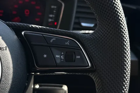  Audi A1 1.0 TFSI 30 S line Sportback S Tronic Euro 6 (s/s) 5dr Thumbnail #34