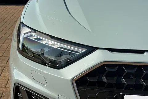  Audi A1 1.0 TFSI 30 S line Sportback S Tronic Euro 6 (s/s) 5dr Thumbnail #51