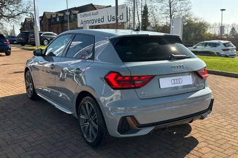  Audi A1 1.0 TFSI 30 S line Sportback S Tronic Euro 6 (s/s) 5dr Thumbnail #54