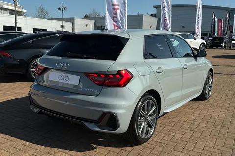  Audi A1 1.0 TFSI 30 S line Sportback S Tronic Euro 6 (s/s) 5dr Thumbnail #55