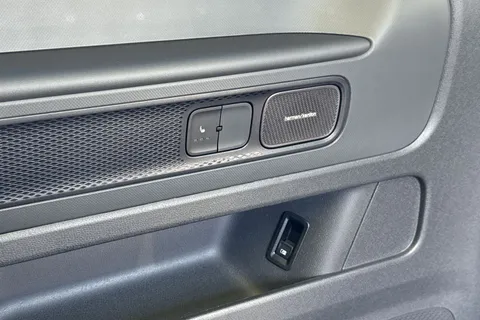  Volkswagen ID. Buzz Pro 86kWh GTX Auto 4Motion 5dr (LWB, 7Seat) Thumbnail #44