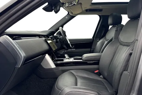 KP24OJH Land Rover Range Rover 3.0 D300 HSE 5dr Thumbnail #4