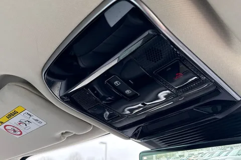 KP24OJH Land Rover Range Rover 3.0 D300 HSE 5dr Thumbnail #25