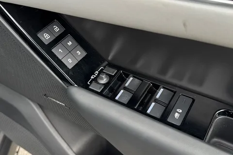 KW74XJL Land Rover Range Rover Velar 2.0 D200 Dynamic HSE 5dr Thumbnail #27