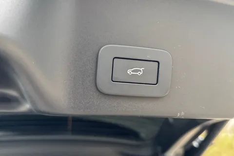 KW74NHJ Land Rover Range Rover Evoque 1.5 P270e Autobiography 5dr Thumbnail #32