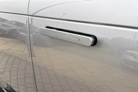 KP24OJH Land Rover Range Rover 3.0 D300 HSE 5dr Thumbnail #31